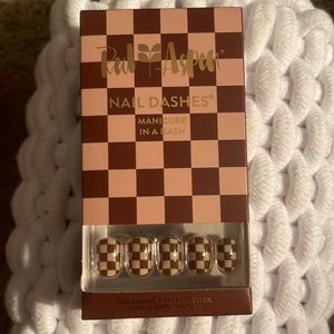 Red Aspen Nail Dashes